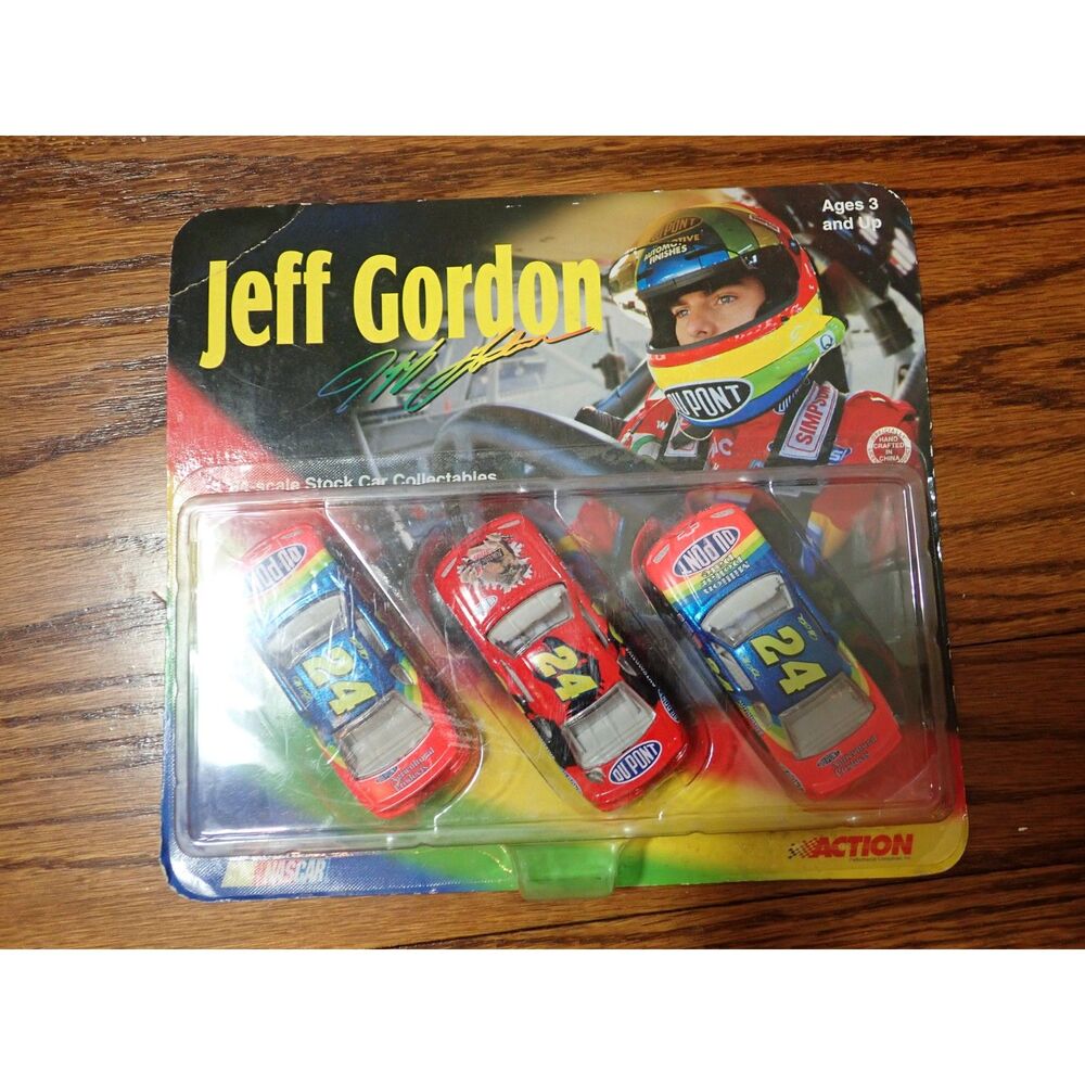 1997 Jeff Gordon #24 Dupont Jurassic Park Million Dollar 1:64 Action Diecast Set